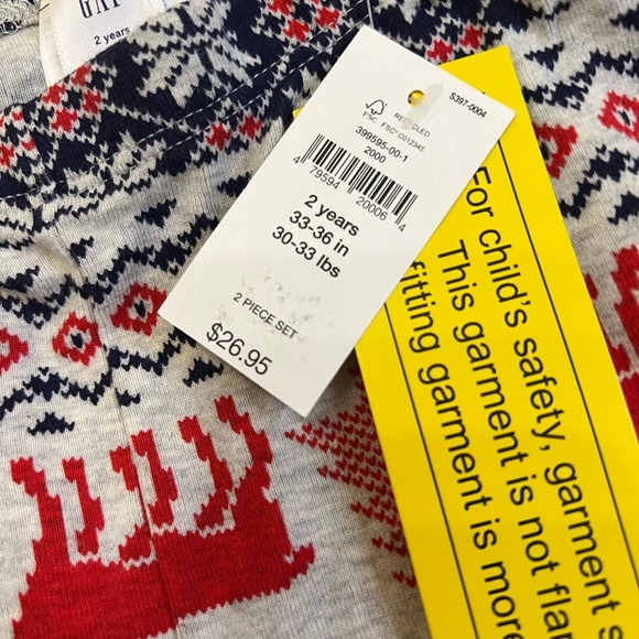 NWT GAP Kids | Christmas Pajama Set 2T - Picture 3 of 4